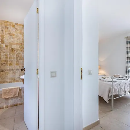 Coolhouses Algarve, Luz, 1 Bed Flat, Top Floor, A Stone'S Throw To The Beach, Casa Isabell Exterior photo