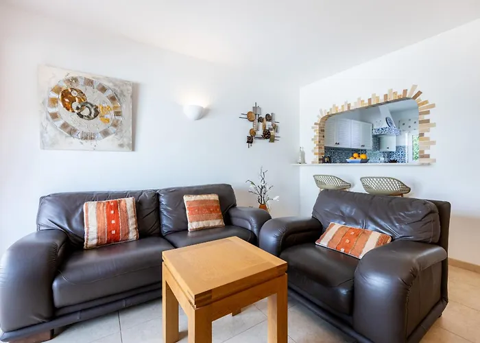 Coolhouses Algarve, Luz, 1 Bed Flat, Top Floor, A Stone\'S Throw To The Beach, Casa Isabell