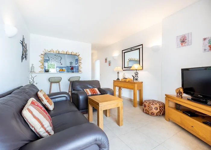 Coolhouses Algarve, Luz, 1 Bed Flat, Top Floor, A Stone\'S Throw To The Beach, Casa Isabell