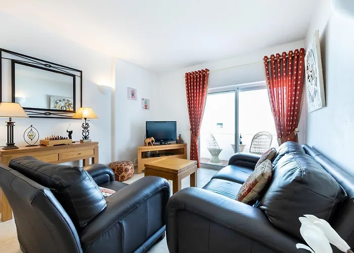Coolhouses Algarve, Luz, 1 Bed Flat, Top Floor, A Stone\'S Throw To The Beach, Casa Isabell